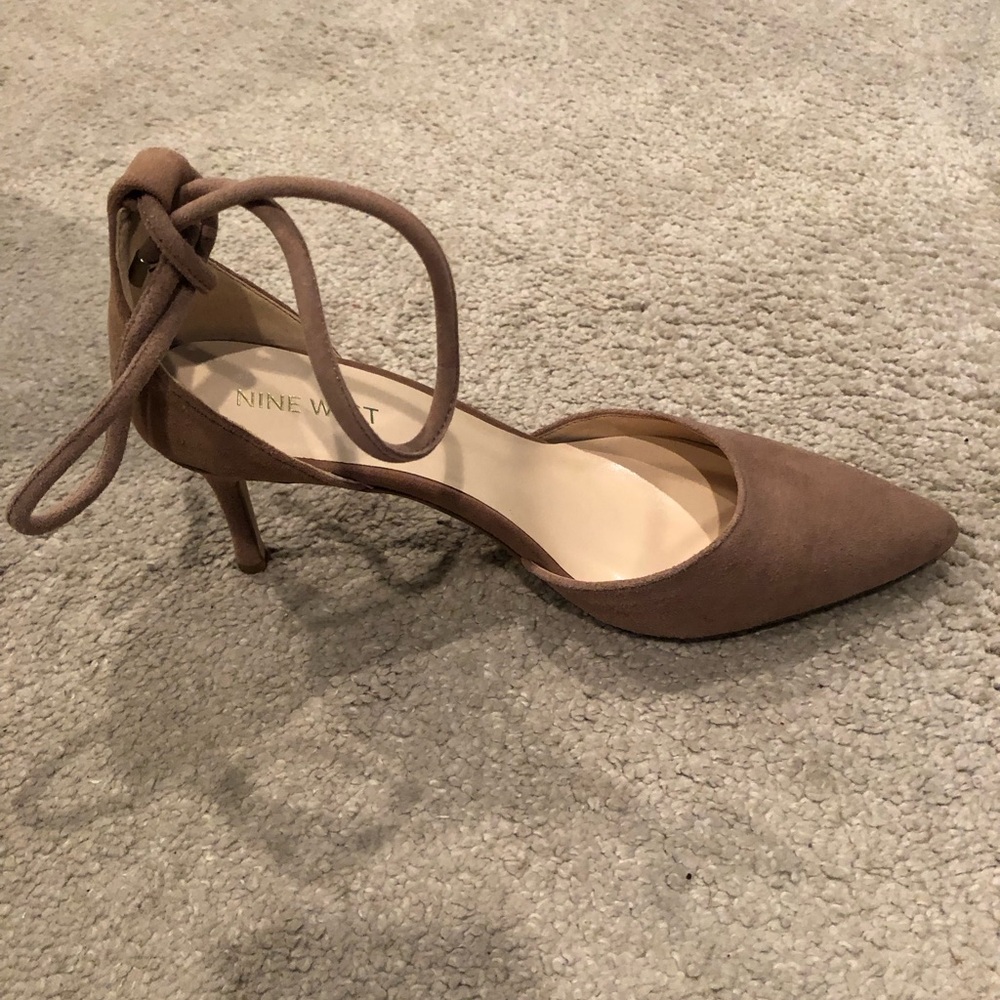 Nine West Ankle Tie Nude / Neutral Pumps / heels - Picture 3 of 9